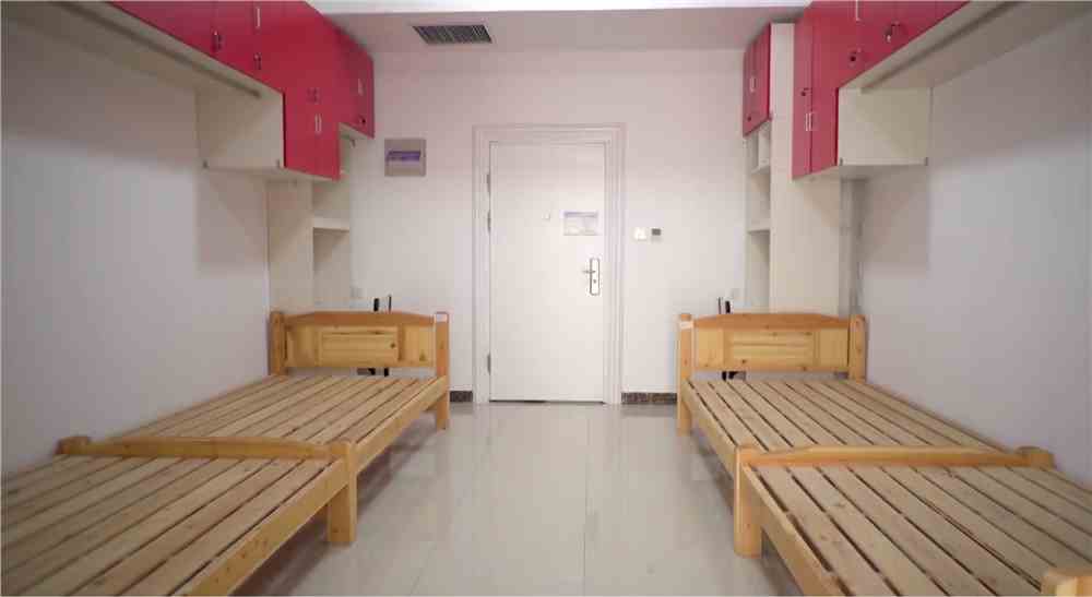 郑州西亚斯学院宿舍条件怎么样几人间宿舍图片